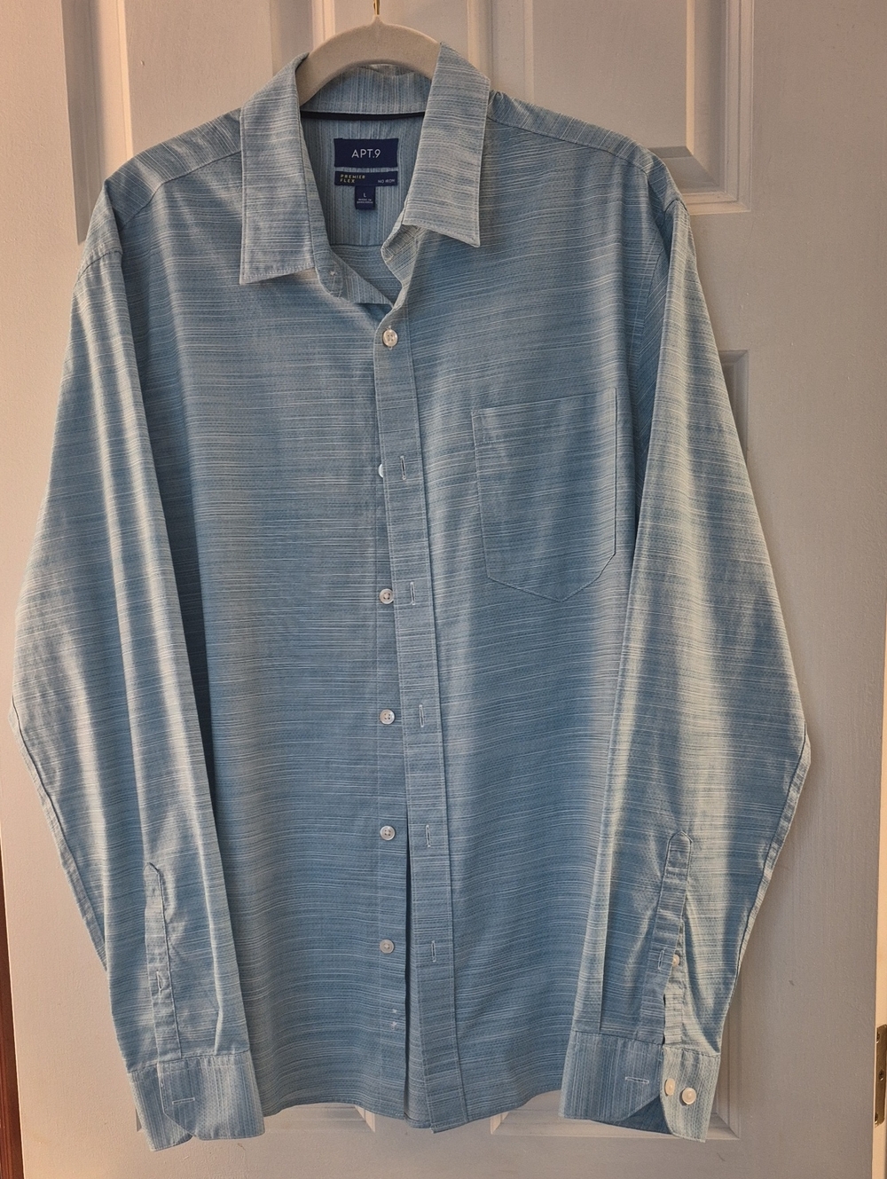 Apt. 9 Light Blue Men’s Casual Button-Down Shirt- No Iron